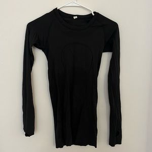 Lululemon Run Swiftly Black Top Sz 2